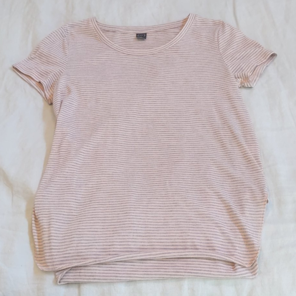 ❌Gray & cream striped tee❌